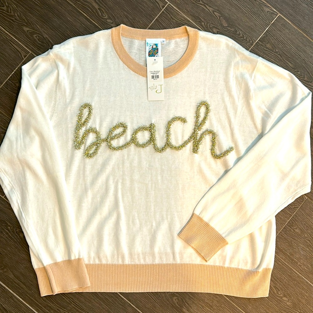 New QOS Beach sweater size Medium